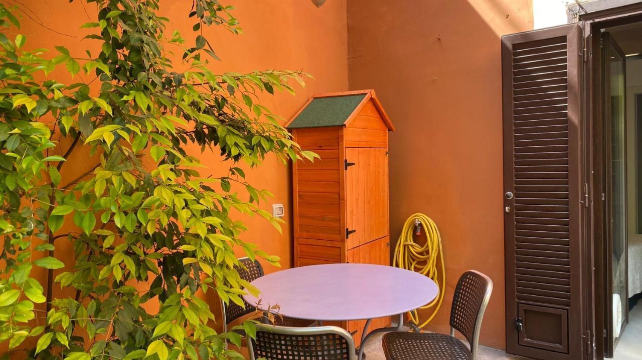 Rione Monti Studio Apt With Private Garden Róma Kültér fotó